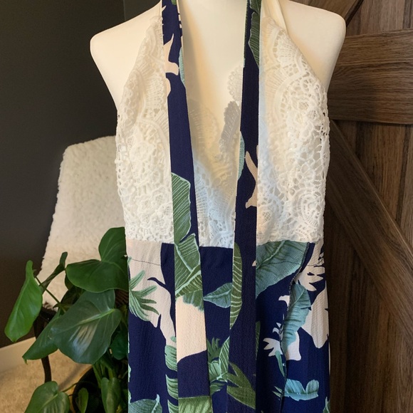 Cross Strap Open-back, High-Low Dress Small - Picture 10 of 11